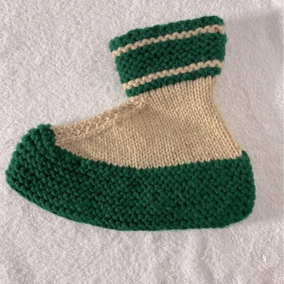 Vintage Handmade Green Beige Crochet Knit Slippers - Picture 2 of 7